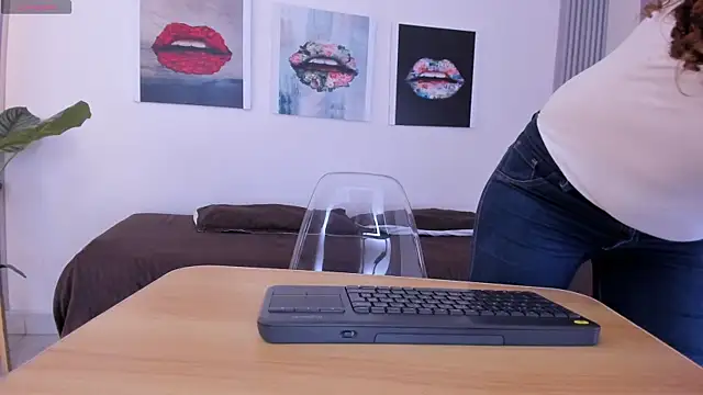 Snapshot of Angela_donnato chatting on January 12, 2026, 3:45 am Angela donnato online show from January 12, 2026, 3:45 am