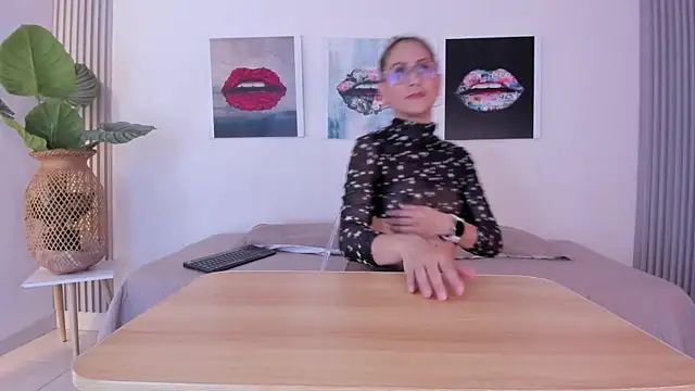 Snapshot of Angela_donnato chatting on February 18, 2026, 3:35 am Angela donnato online show from February 18, 2026, 3:35 am