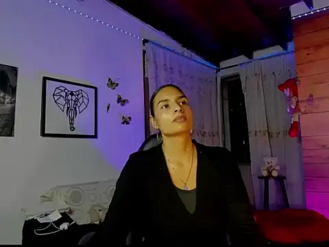 Snapshot of mykaelahoney chatting on February 14, 2026, 4:53 am mykaelahoney online show from February 14, 2026, 4:53 am