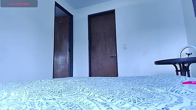 Snapshot of bellatrix25 chatting on December 20, 2025, 5:31 pm bellatrix25 online show from December 20, 2025, 5:31 pm