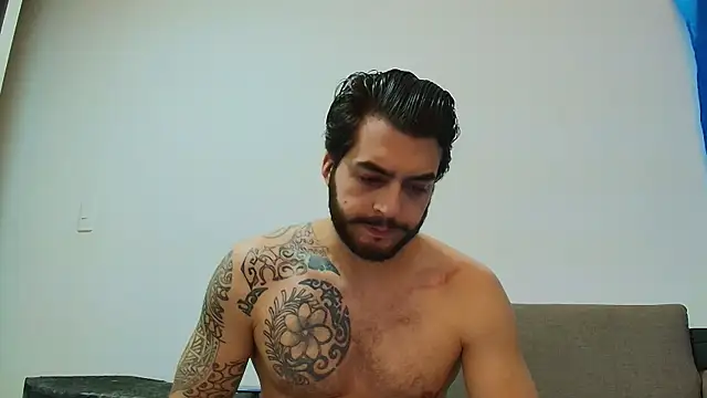 Snapshot of thomas_gun chatting on May 1, 2026, 11:09 pm thomas gun online show from May 1, 2026, 11:09 pm