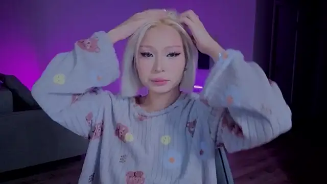 RileyMee online show from November 22, 2025, 1:15 am