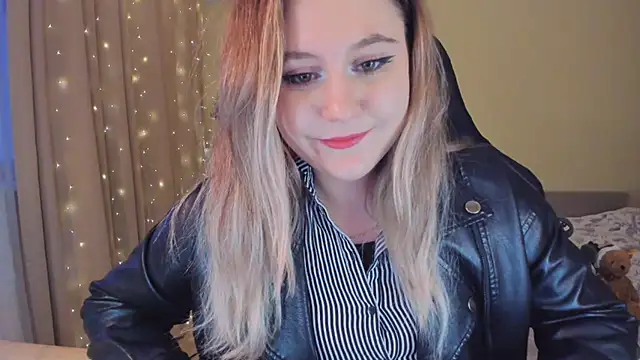 Snapshot of Diana_Flower chatting on January 2, 2025, 12:24 pm Diana Flower online show from January 2, 2025, 12:24 pm
