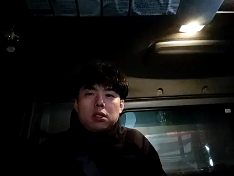 whitebriefboy online show from February 3, 2025, 2:34 pm