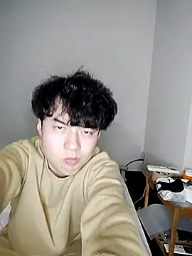 whitebriefboy online show from February 17, 2025, 6:26 pm