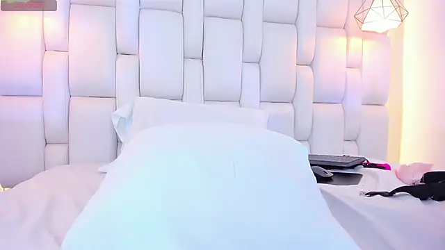 Snapshot of AslyGomez chatting on February 6, 2025, 5:40 pm AslyGomez online show from February 6, 2025, 5:40 pm