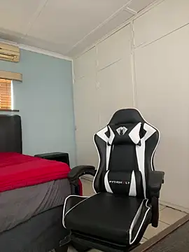 Candy Love 18 online show from September 9, 2025, 7:19 am