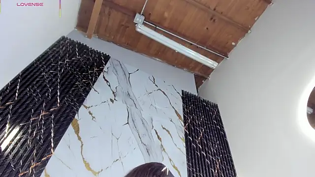 ebony hot1 online show from February 18, 2026, 1:40 pm