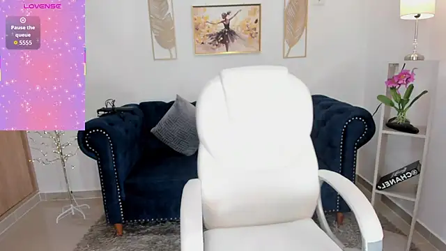 naomii campbell  online show from November 15, 2025, 7:10 pm