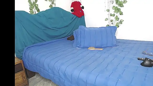 Snapshot of DominaLeona chatting on November 15, 2025, 5:53 pm DominaLeona online show from November 15, 2025, 5:53 pm