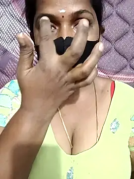 Snapshot of Renuma chatting on February 13, 2026, 3:24 am Renuma online show from February 13, 2026, 3:24 am