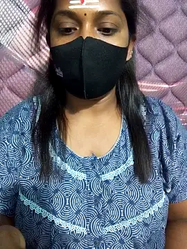 Snapshot of Renuma chatting on February 15, 2026, 4:03 pm Renuma online show from February 15, 2026, 4:03 pm