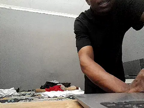 Snapshot of Amazea24 chatting on February 12, 2025, 8:59 am Amazea24 online show from February 12, 2025, 8:59 am