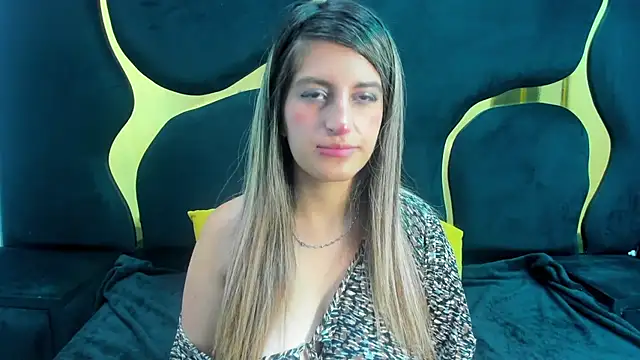 Snapshot of GiaRoussel chatting on October 17, 2025, 3:58 pm GiaRoussel online show from October 17, 2025, 3:58 pm