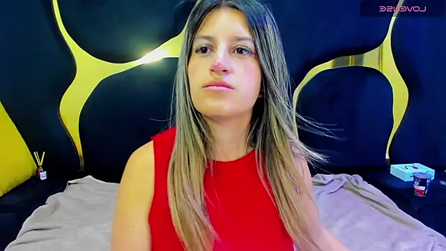 Snapshot of GiaRoussel chatting on October 30, 2025, 3:24 pm GiaRoussel online show from October 30, 2025, 3:24 pm