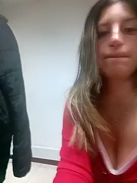 Snapshot of GiaRoussel chatting on December 16, 2025, 9:09 pm GiaRoussel online show from December 16, 2025, 9:09 pm