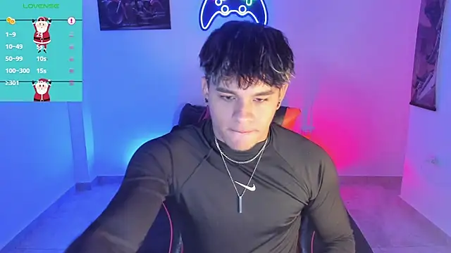 Snapshot of LuciferM_Star chatting on November 6, 2025, 10:10 pm LuciferM Star online show from November 6, 2025, 10:10 pm