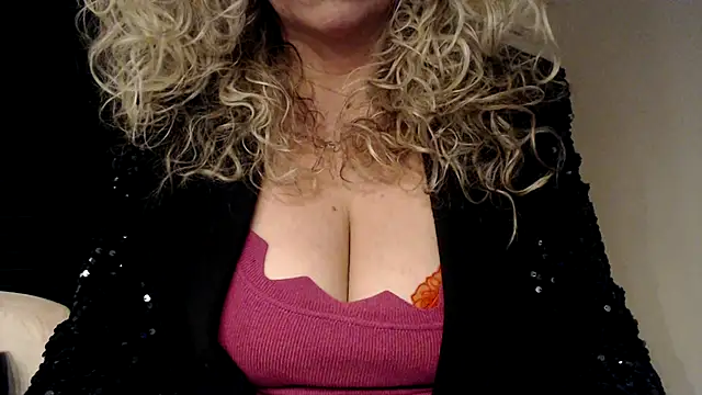 JenniLowen online show from February 9, 2025, 6:47 pm