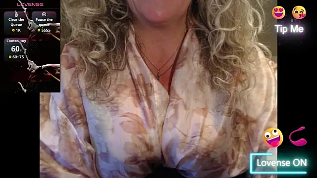 Snapshot of JenniLowen chatting on April 7, 2026, 8:04 am JenniLowen online show from April 7, 2026, 8:04 am