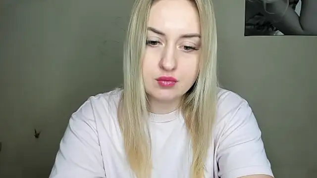 Snapshot of KennaJamess8 chatting on December 27, 2024, 12:34 pm KennaJamess8 online show from December 27, 2024, 12:34 pm