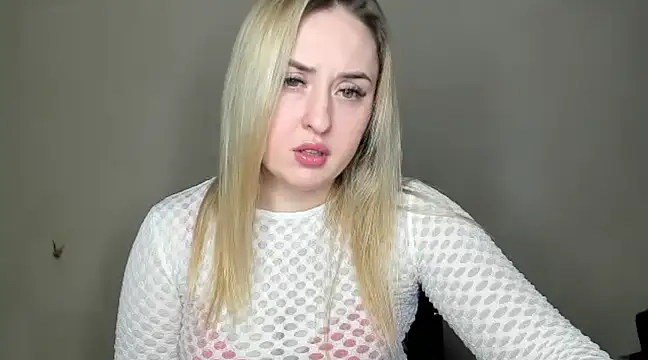 Snapshot of KennaJamess8 chatting on February 23, 2025, 6:01 pm KennaJamess8 online show from February 23, 2025, 6:01 pm