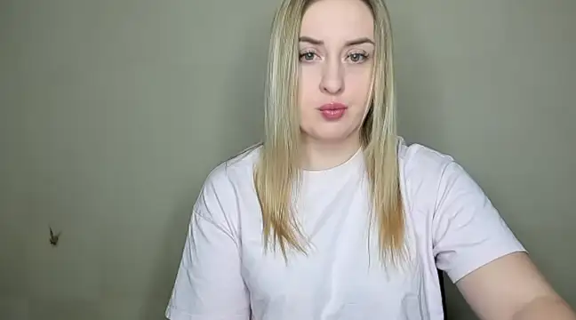 Snapshot of KennaJamess8 chatting on March 10, 2025, 5:18 pm KennaJamess8 online show from March 10, 2025, 5:18 pm