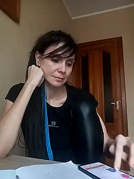 Francenia lolis online show from October 16, 2025, 7:09 am