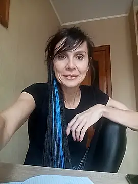 Francenia lolis online show from October 18, 2025, 11:33 am