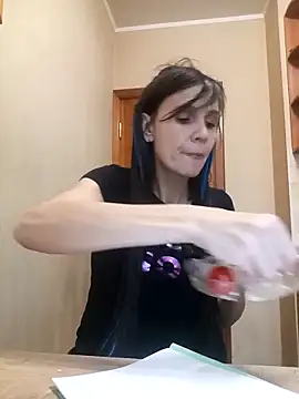 Francenia lolis online show from November 11, 2025, 6:35 am