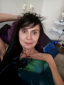 Francenia lolis online show from February 6, 2026, 8:07 am