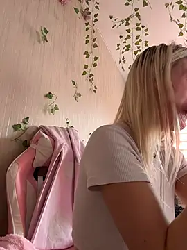 Snapshot of -Sexy_Barbie- chatting on October 13, 2025, 3:06 am -Sexy Barbie- online show from October 13, 2025, 3:06 am