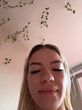 Snapshot of -Sexy_Barbie- chatting on October 27, 2025, 2:37 am -Sexy Barbie- online show from October 27, 2025, 2:37 am