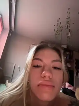 Snapshot of -Sexy_Barbie- chatting on November 10, 2025, 2:10 am -Sexy Barbie- online show from November 10, 2025, 2:10 am