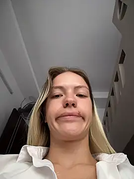 -Sexy Barbie- online show from May 17, 2026, 8:01 am