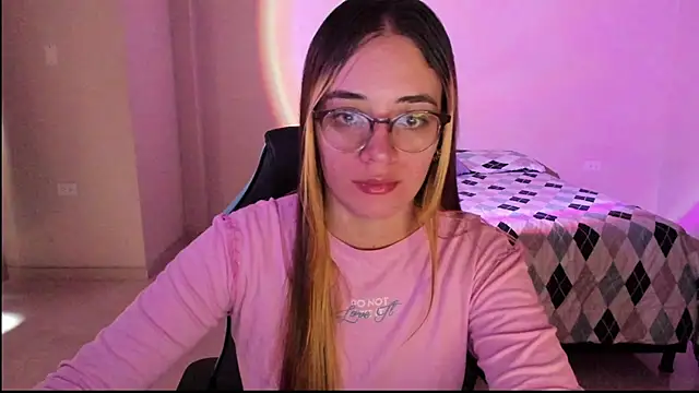 atenas 05  online show from September 8, 2025, 6:18 pm