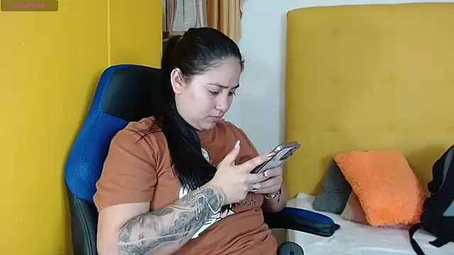 Snapshot of lizzaxs chatting on March 4, 2025, 2:10 pm lizzaxs online show from March 4, 2025, 2:10 pm