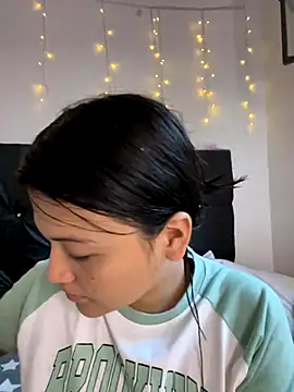 Snapshot of alisson_carolina73 chatting on November 22, 2025, 10:09 pm alisson carolina73 online show from November 22, 2025, 10:09 pm