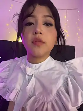 Snapshot of alisson_carolina73 chatting on December 18, 2025, 1:22 am alisson carolina73 online show from December 18, 2025, 1:22 am