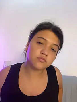 alisson carolina73 online show from April 29, 2026, 2:59 am