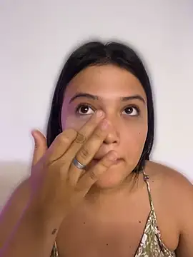 alisson carolina73 online show from May 15, 2026, 2:29 am