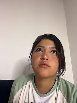 alisson carolina73 online show from May 30, 2026, 3:25 am