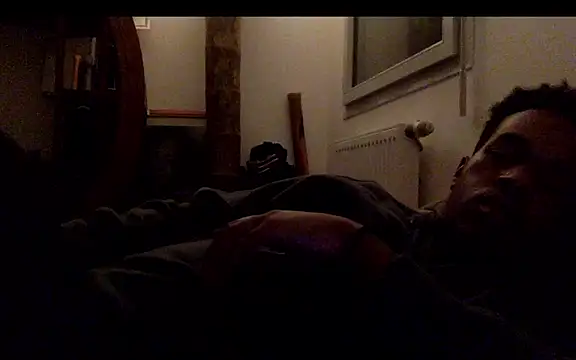 Snapshot of POPAYE972 chatting on February 10, 2026, 11:42 pm POPAYE972 online show from February 10, 2026, 11:42 pm