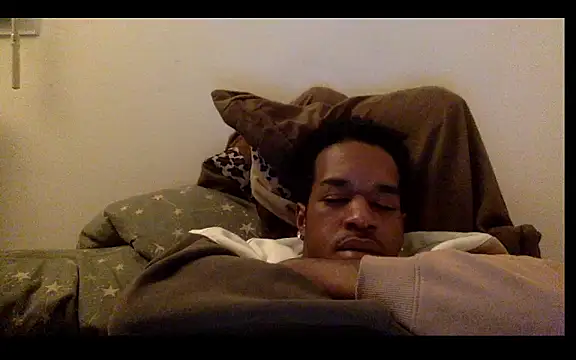 Snapshot of POPAYE972 chatting on February 21, 2026, 10:33 pm POPAYE972 online show from February 21, 2026, 10:33 pm