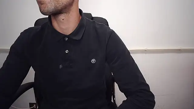 Snapshot of mikealcorleone chatting on October 5, 2025, 7:01 pm mikealcorleone online show from October 5, 2025, 7:01 pm