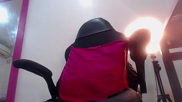 DirtyNaughXX online show from October 10, 2025, 3:11 pm