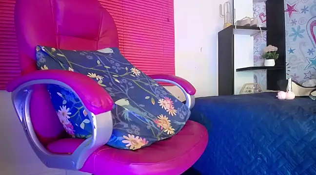 KOURTNEY-- online show from March 13, 2025, 7:53 am