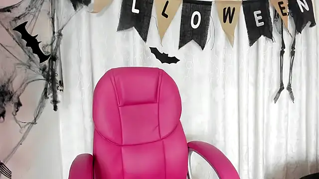 KOURTNEY-- online show from November 1, 2025, 2:13 am