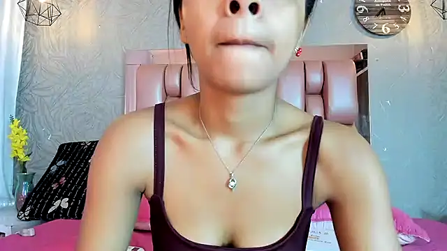 KOURTNEY-- online show from December 15, 2025, 2:38 am