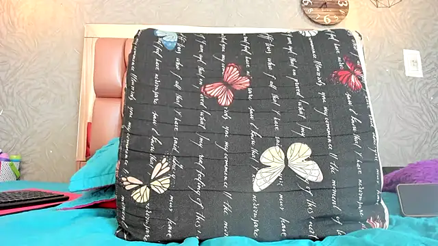 Snapshot of KOURTNEY-- chatting on February 28, 2026, 2:56 am KOURTNEY-- online show from February 28, 2026, 2:56 am