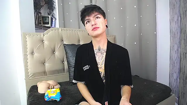 Snapshot of CataFox_ chatting on January 21, 2025, 2:48 pm CataFox online show from January 21, 2025, 2:48 pm